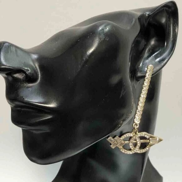 CHANEL CC Logos Rhinestone Arrow Stud Earrings Gold Tone B23C Auth w/Box - Picture 15 of 16